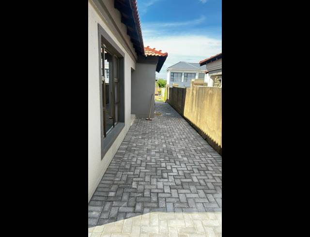 3 BEDROOM HOUSE FOR SALE IN THE ORCHARDS